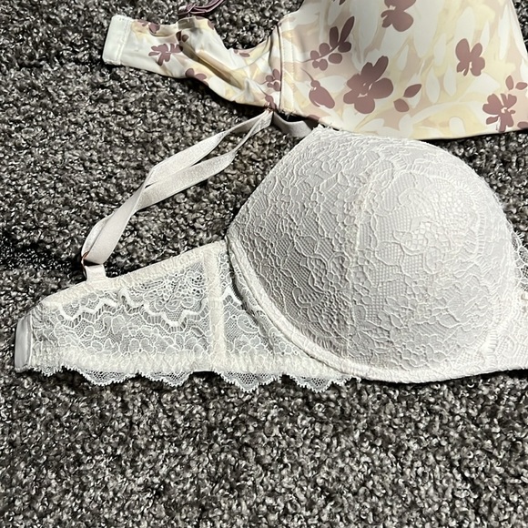 Victoria’s Secret & Auden Bra Bundle 34DD - Picture 2 of 7
